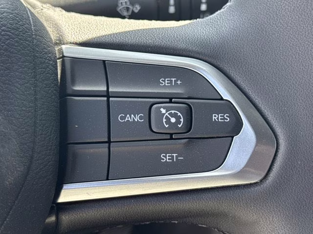 2026 Bright White Clearcoat Jeep Compass Latitude Altitude 4X4 SUV