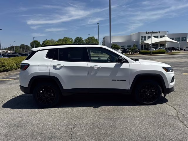 2026 Bright White Clearcoat Jeep Compass Latitude Altitude 4X4 SUV