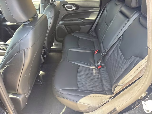 2026 Diamond Black Crystal Pearlcoat Jeep Compass Latitude Altitude 4X4 SUV