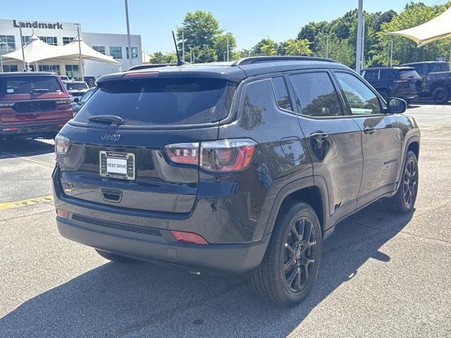 2026 Diamond Black Crystal Pearlcoat Jeep Compass Latitude Altitude 4X4 SUV
