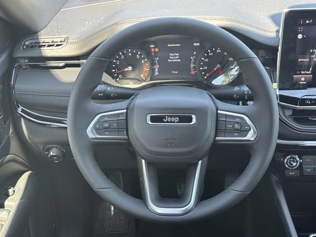 2026 Bright White Clearcoat Jeep Compass Latitude Altitude 4X4 SUV