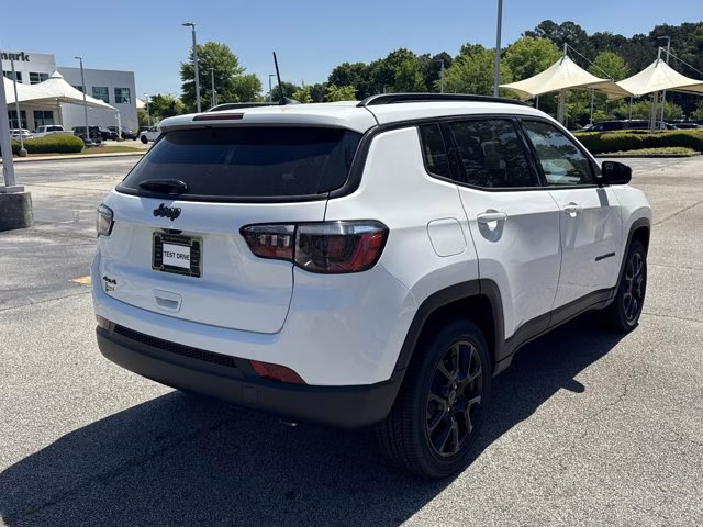 2026 Bright White Clearcoat Jeep Compass Latitude Altitude 4X4 SUV