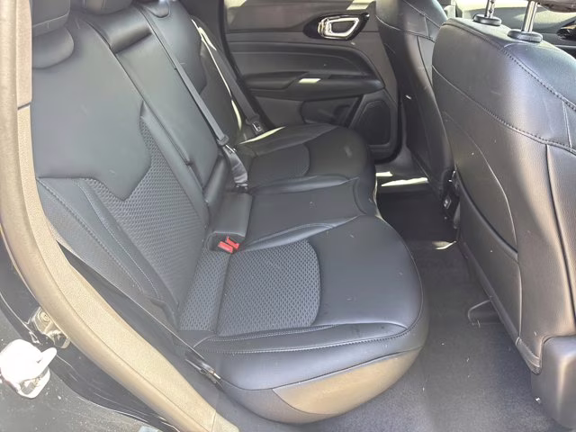 2026 Diamond Black Crystal Pearlcoat Jeep Compass Latitude Altitude 4X4 SUV