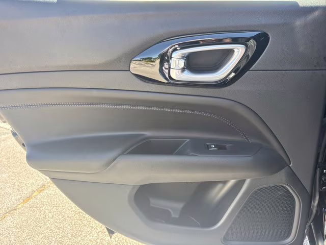 2026 Diamond Black Crystal Pearlcoat Jeep Compass Latitude Altitude 4X4 SUV