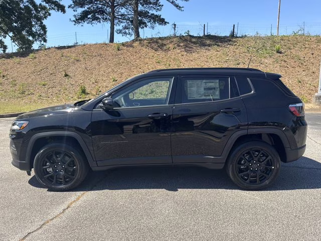 2026 Diamond Black Crystal Pearlcoat Jeep Compass Latitude Altitude 4X4 SUV