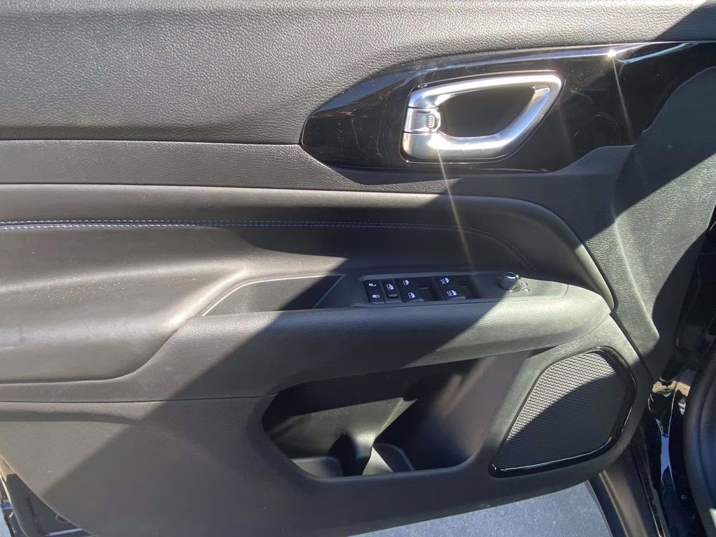 2026 Diamond Black Crystal Pearlcoat Jeep Compass Latitude Altitude 4X4 SUV