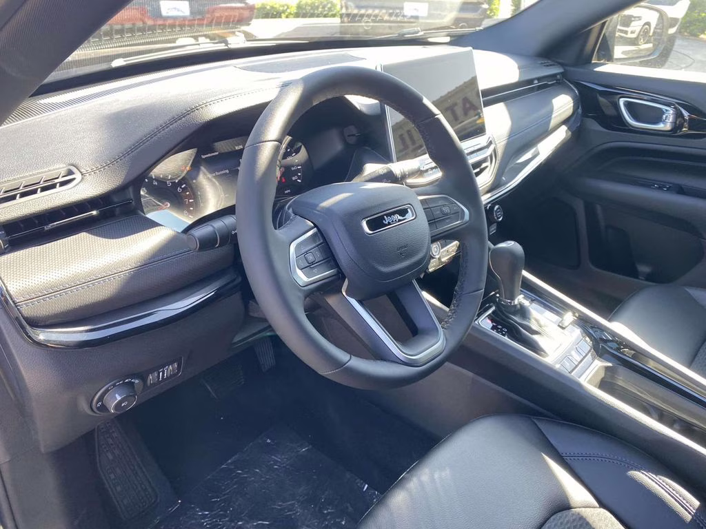 2026 Diamond Black Crystal Pearlcoat Jeep Compass Latitude Altitude 4X4 SUV