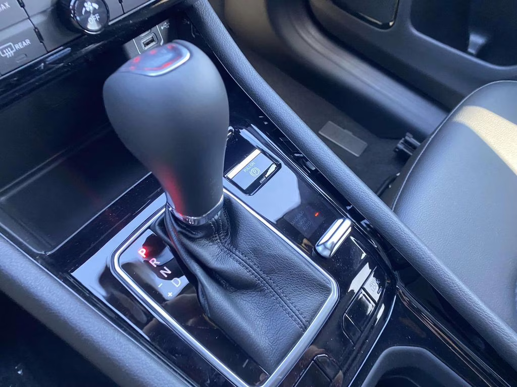 2026 Diamond Black Crystal Pearlcoat Jeep Compass Latitude Altitude 4X4 SUV