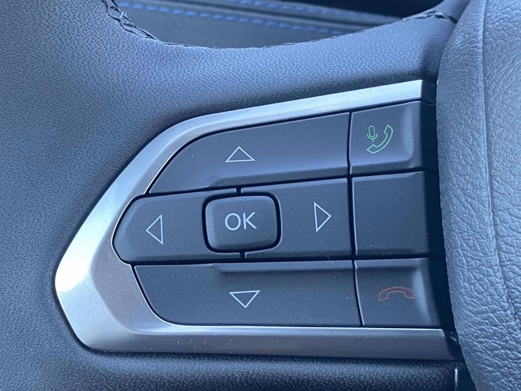 2026 Diamond Black Crystal Pearlcoat Jeep Compass Latitude Altitude 4X4 SUV