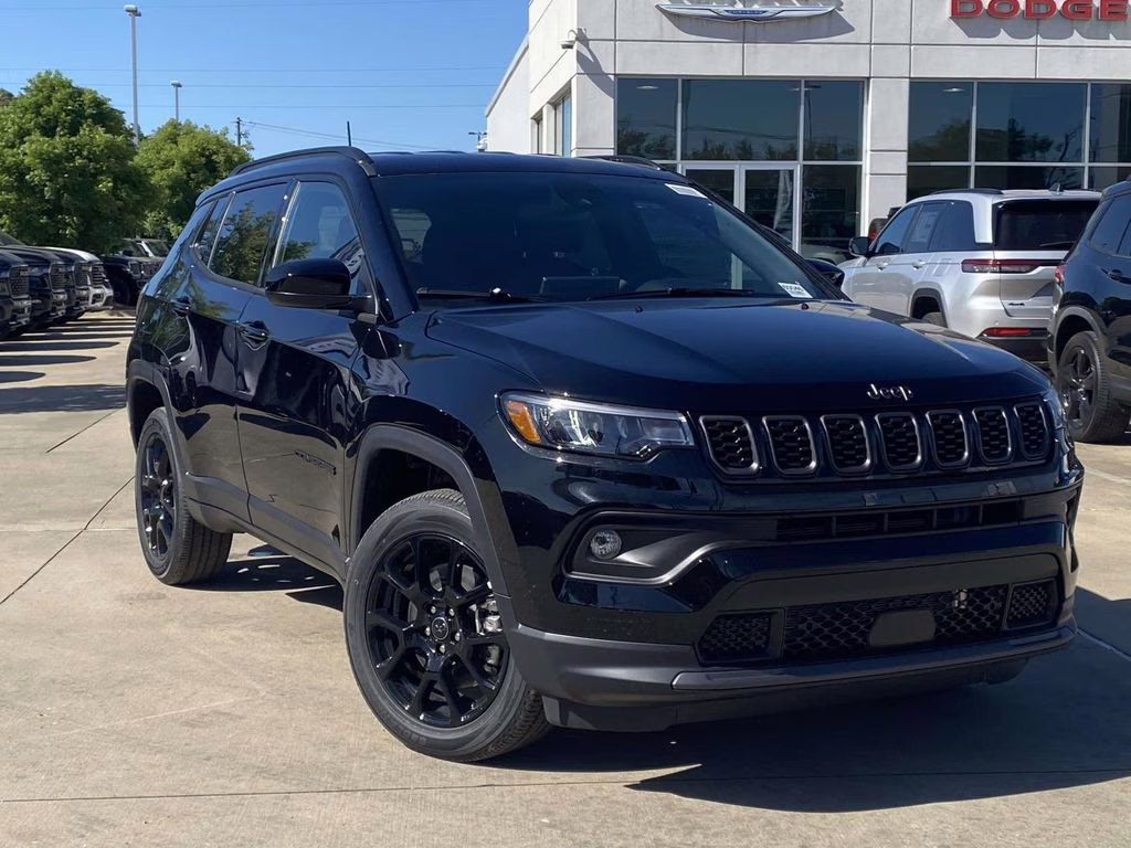 2026 Diamond Black Crystal Pearlcoat Jeep Compass Latitude Altitude 4X4 SUV