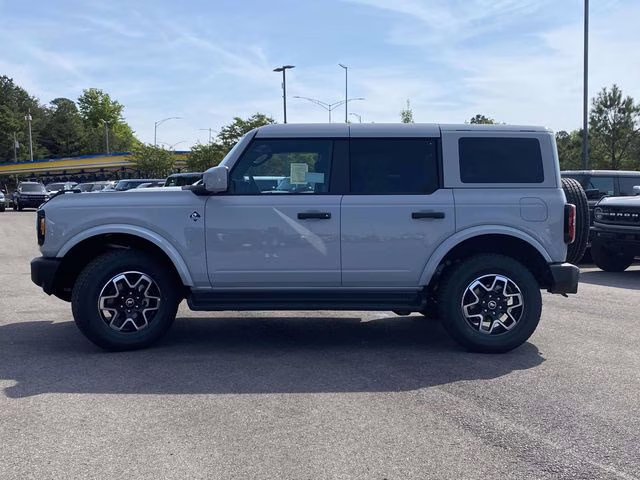 2026 Avalanche Ford Bronco Outer Banks 4X4 SUV