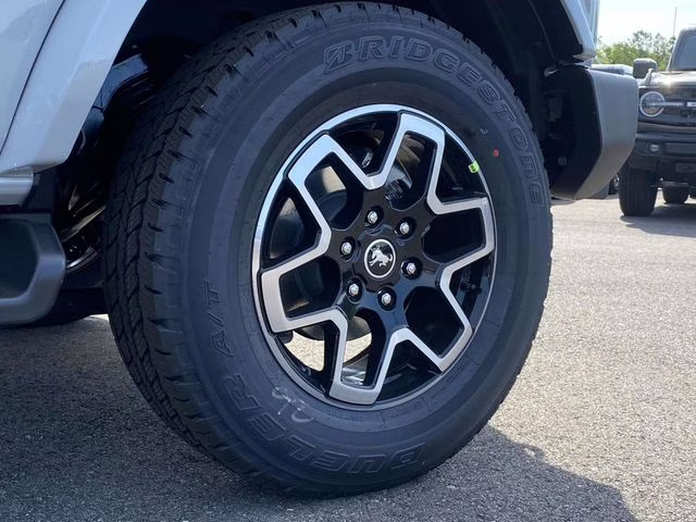 2026 Avalanche Ford Bronco Outer Banks 4X4 SUV