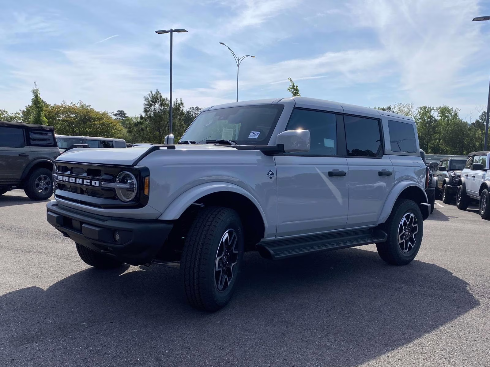 2026 Avalanche Ford Bronco Outer Banks 4X4 SUV