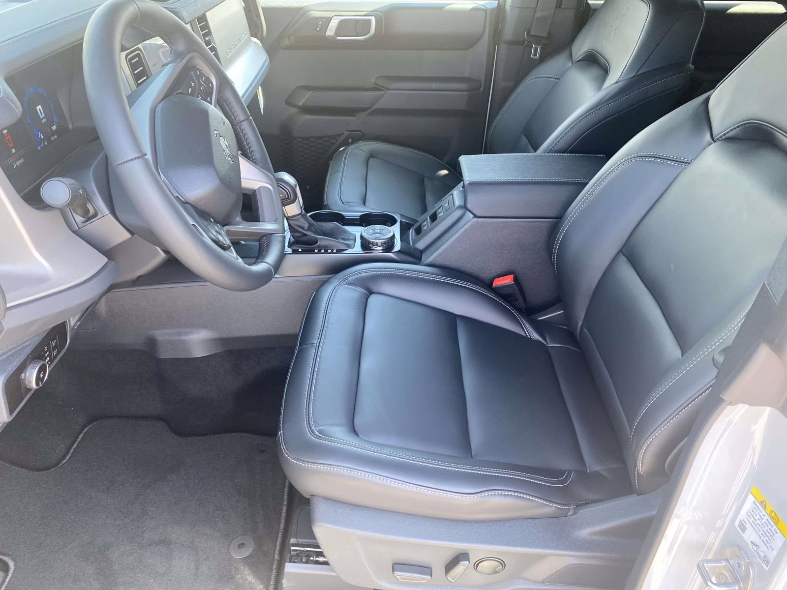 2026 Avalanche Ford Bronco Outer Banks 4X4 SUV