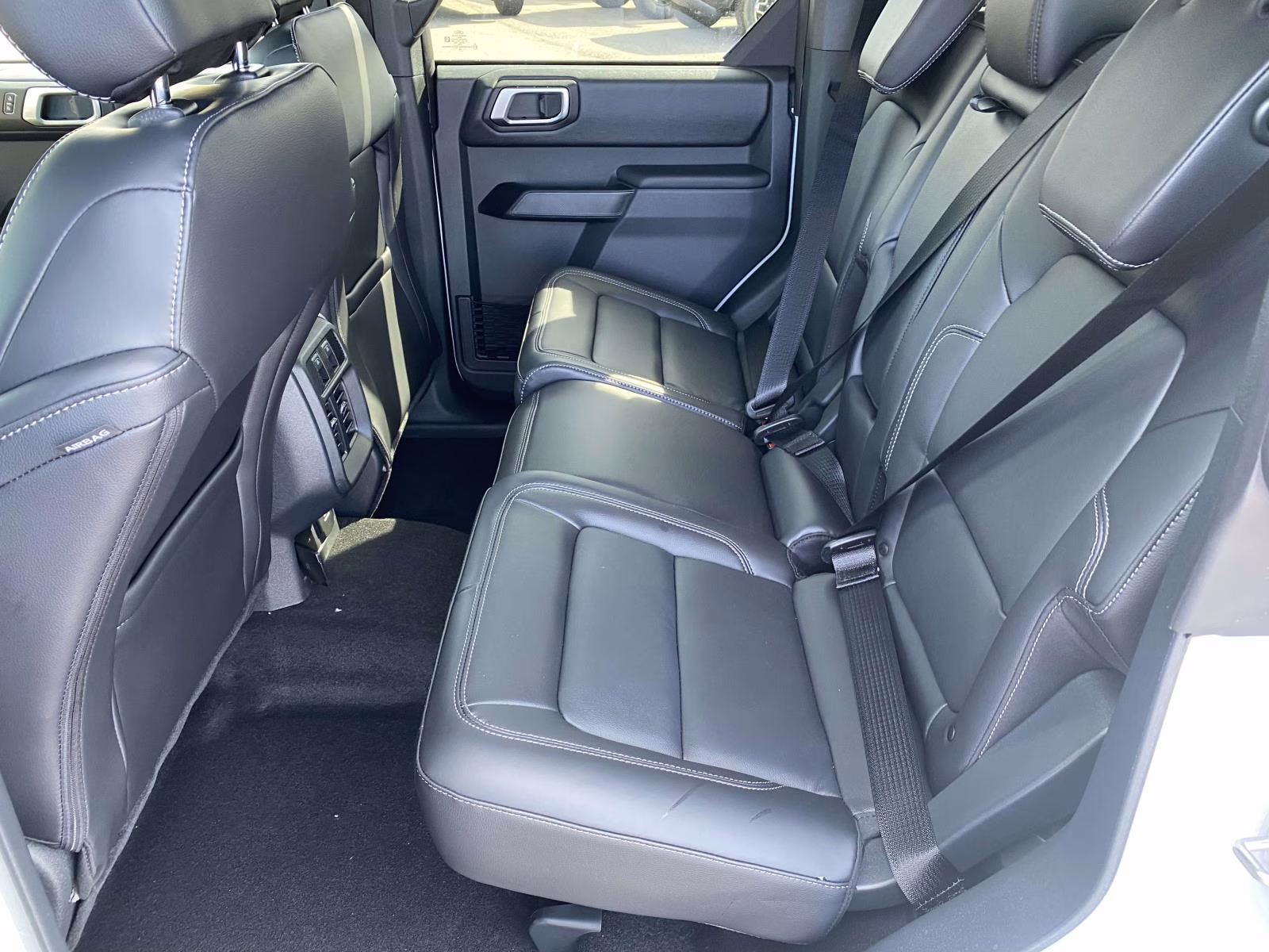 2026 Avalanche Ford Bronco Outer Banks 4X4 SUV