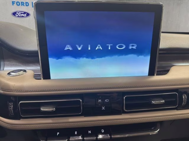 2024 Silver Radiance Metallic Clearcoat Lincoln Aviator Reserve AWD SUV