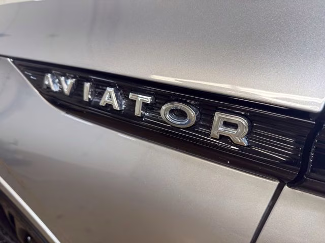 2024 Silver Radiance Metallic Clearcoat Lincoln Aviator Reserve AWD SUV