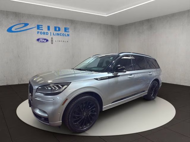 2024 Silver Radiance Metallic Clearcoat Lincoln Aviator Reserve AWD SUV