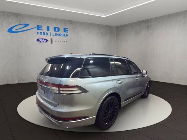 2024 Silver Radiance Metallic Clearcoat Lincoln Aviator Reserve AWD SUV
