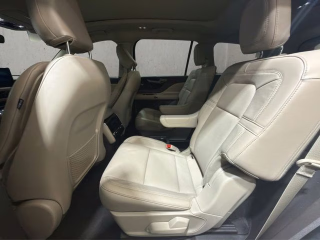 2024 Silver Radiance Metallic Clearcoat Lincoln Aviator Reserve AWD SUV