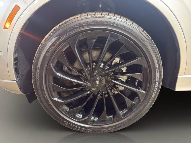 2024 Silver Radiance Metallic Clearcoat Lincoln Aviator Reserve AWD SUV