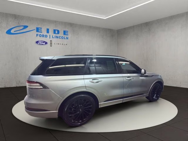 2024 Silver Radiance Metallic Clearcoat Lincoln Aviator Reserve AWD SUV