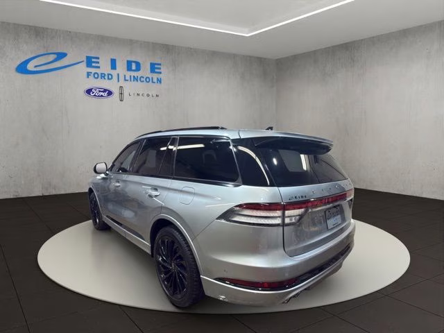 2024 Silver Radiance Metallic Clearcoat Lincoln Aviator Reserve AWD SUV