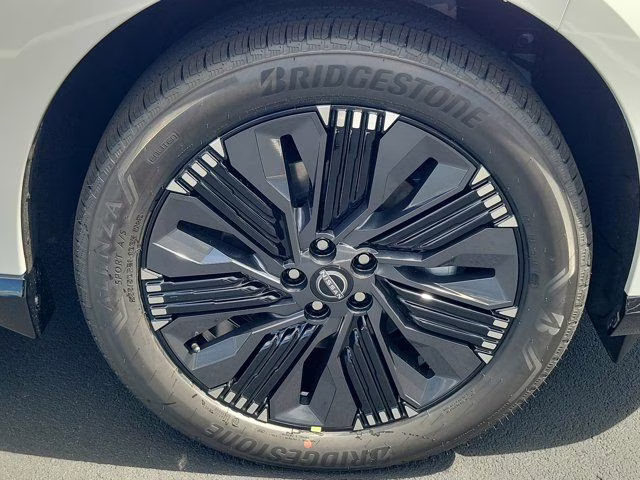 2026 White / Black Nissan Murano Platinum AWD SUV