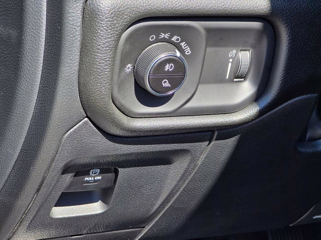 2026 Diamond Black Crystal Pearlcoat Ram 1500 Warlock 4X4 Truck