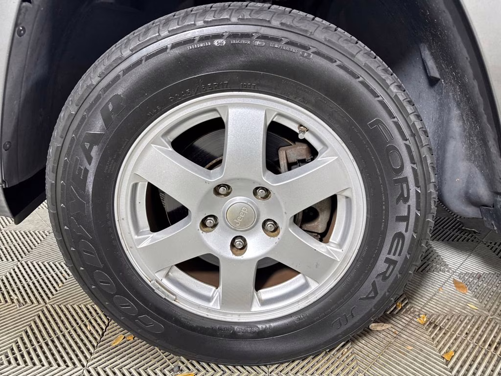 2008 Mineral Gray Metallic Clearcoat Jeep Grand Cherokee Laredo RWD SUV