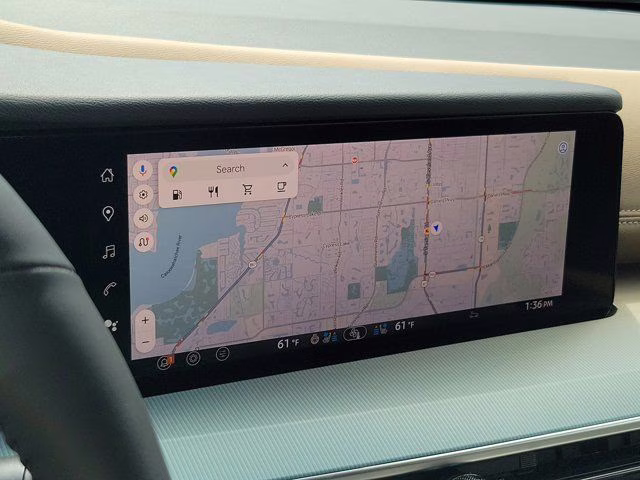 2026 Everest White Pearl/Black Nissan Murano Platinum AWD SUV