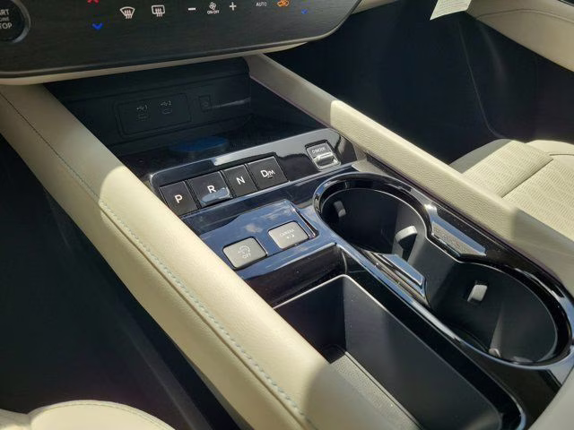 2026 Everest White Pearl Tricoat Nissan Murano Platinum AWD SUV