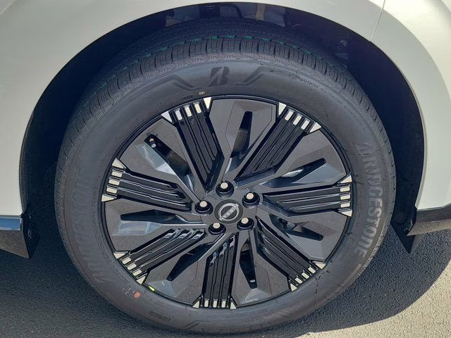 2026 Everest White Pearl Tricoat Nissan Murano Platinum AWD SUV