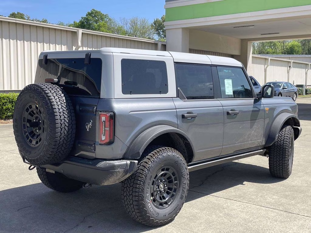 2026 Grey Ford Bronco Badlands 4X4 SUV