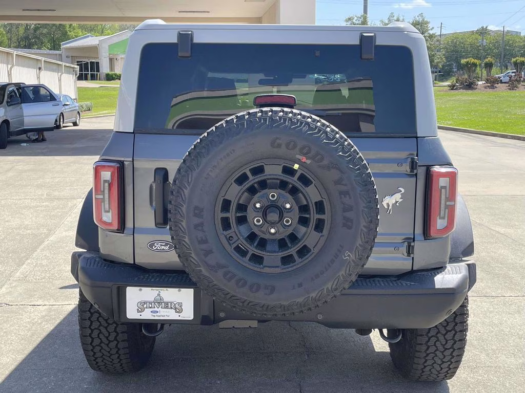 2026 Grey Ford Bronco Badlands 4X4 SUV