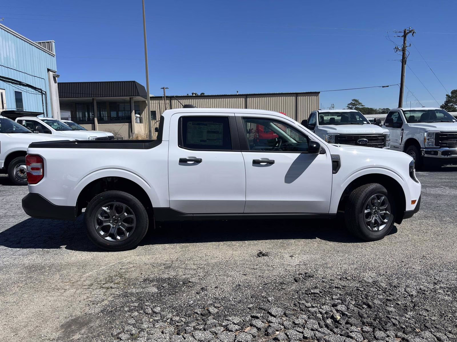 2025 Oxford White Ford Maverick XLT AWD Truck