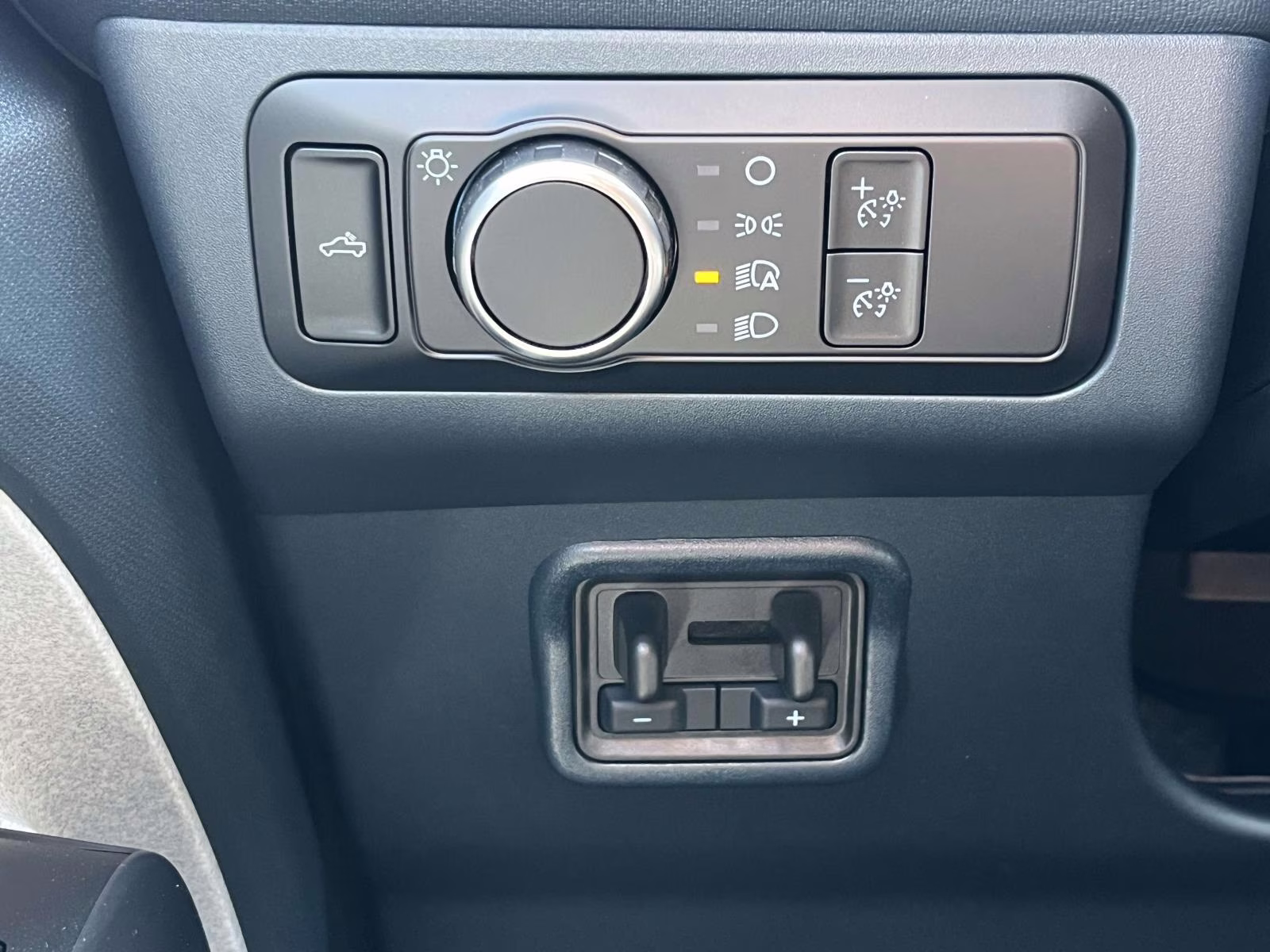 2025 Oxford White Ford Maverick XLT AWD Truck