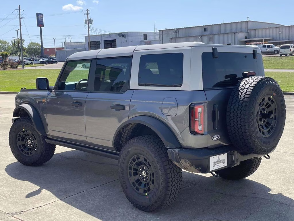 2026 Grey Ford Bronco Badlands 4X4 SUV