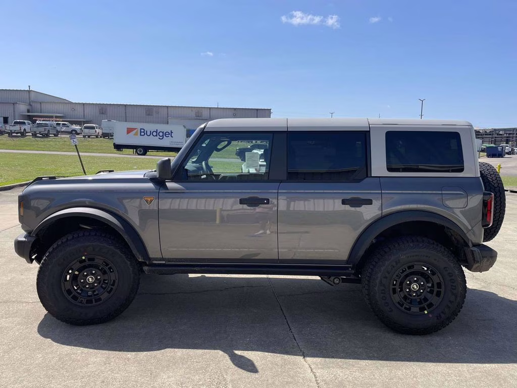 2026 Grey Ford Bronco Badlands 4X4 SUV