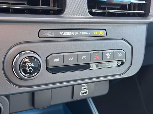 2025 Oxford White Ford Maverick XLT AWD Truck