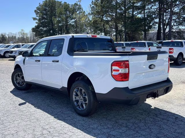 2025 Oxford White Ford Maverick XLT AWD Truck