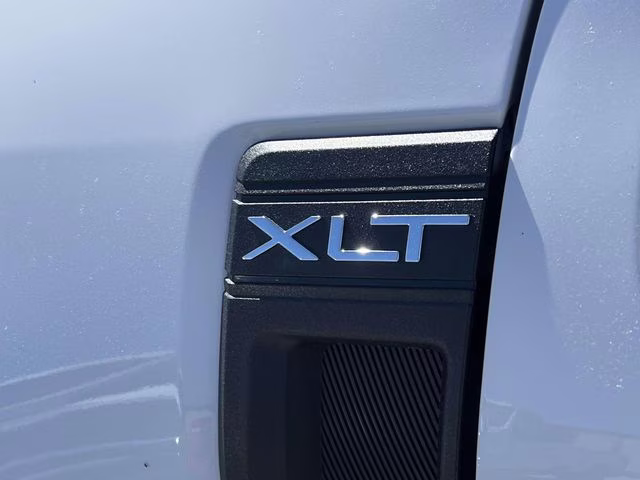 2025 Oxford White Ford Maverick XLT AWD Truck