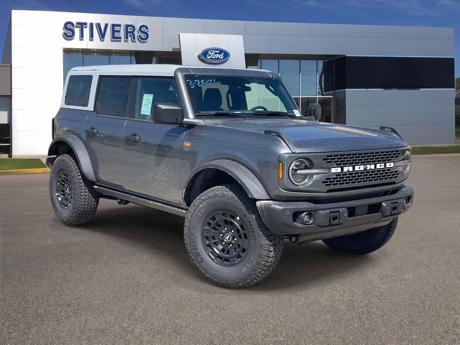 2026 Grey Ford Bronco Badlands 4X4 SUV