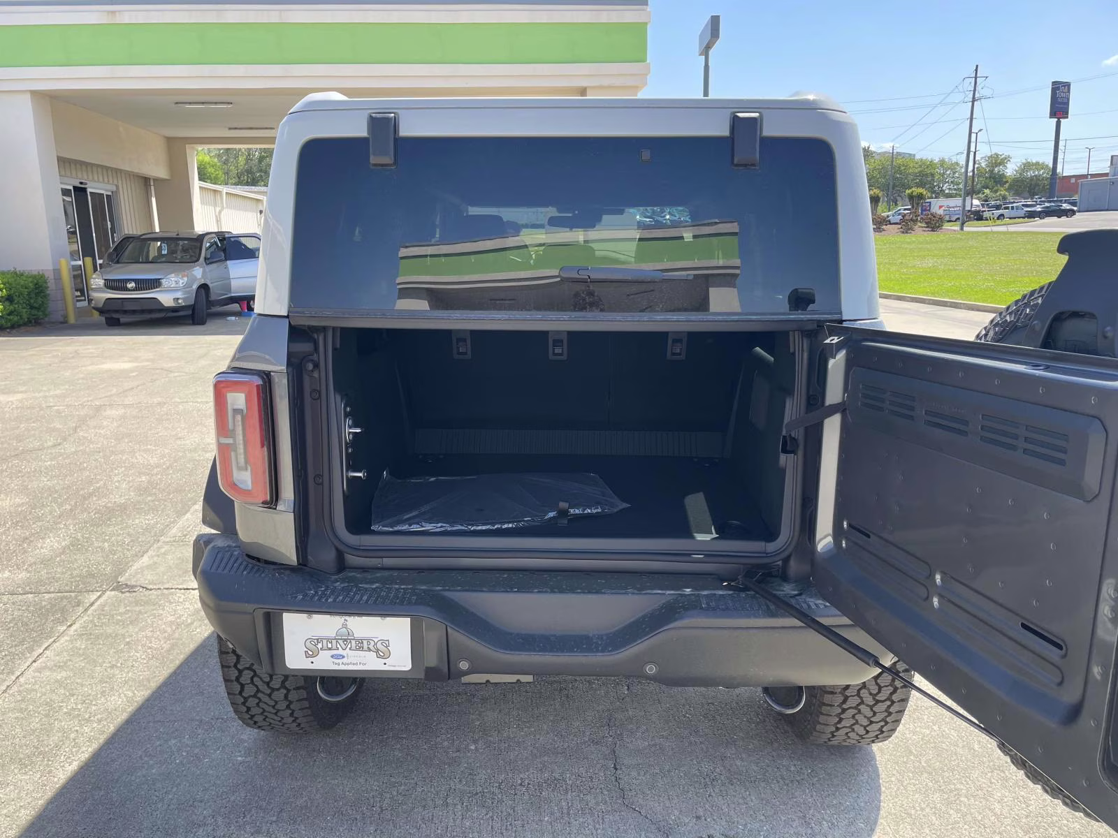 2026 Grey Ford Bronco Badlands 4X4 SUV