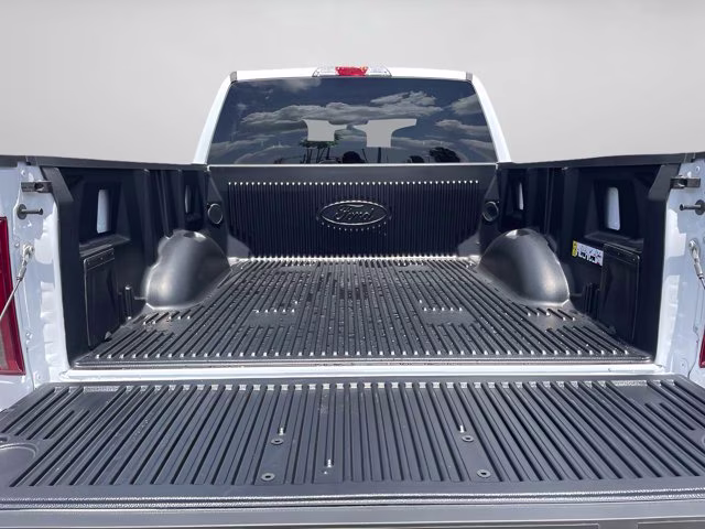 2026 Oxford White Ford F-150 XLT 4X4 Truck