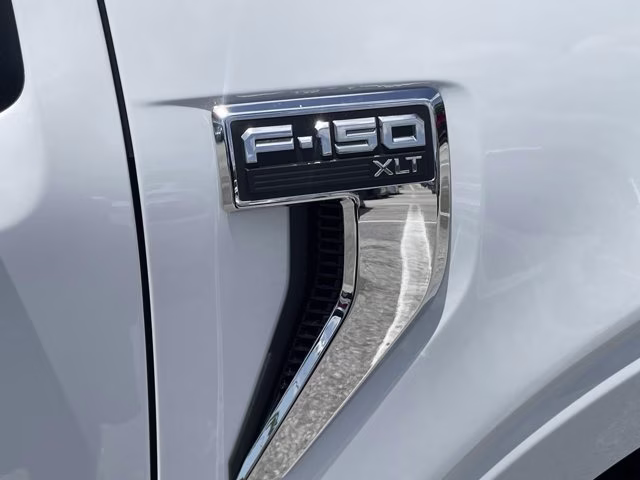 2026 Oxford White Ford F-150 XLT 4X4 Truck