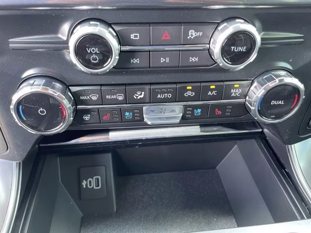 2026 Iconic Silver Metallic Ford F-150 Lariat 4X4 Truck