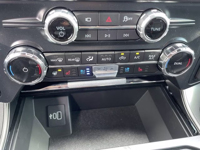 2026 Avalanche Ford F-150 LARIAT 4X4 Truck