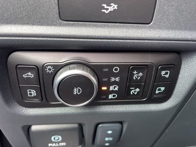 2026 Avalanche Ford F-150 LARIAT 4X4 Truck