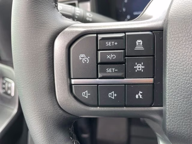 2026 Avalanche Ford F-150 LARIAT 4X4 Truck